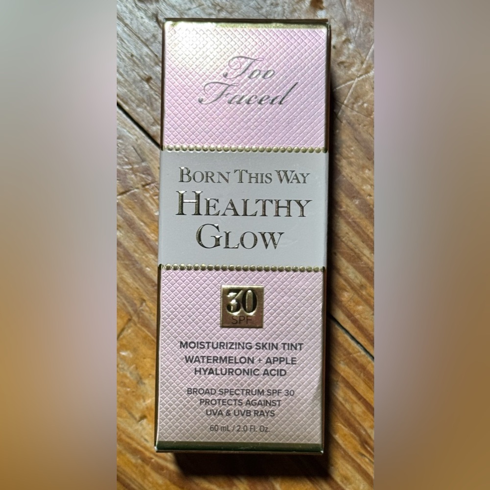 BORN THIS WAY HEALTHY
GLOW 30 SPF
SKIN TINT